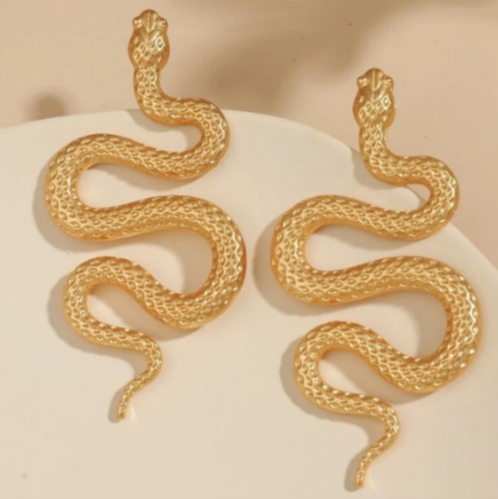 Stylish Gold Snake Design Pierced Earrings! Brand New! Never Been Worn!